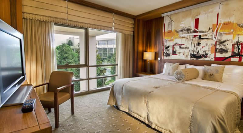 gloria serenity resort
